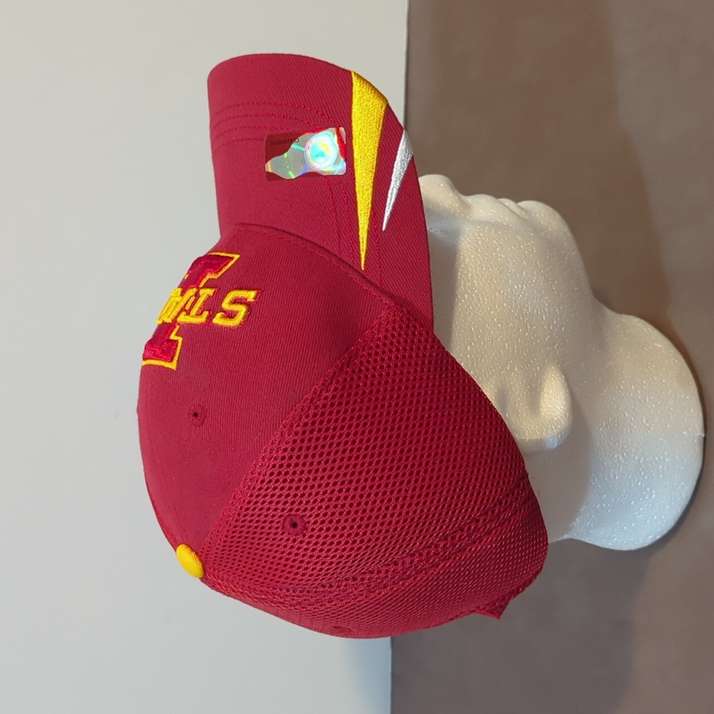 Captivating Headwear Iowa State Cyclones hat baseball cap NCAA football college - Picture 2 of 9